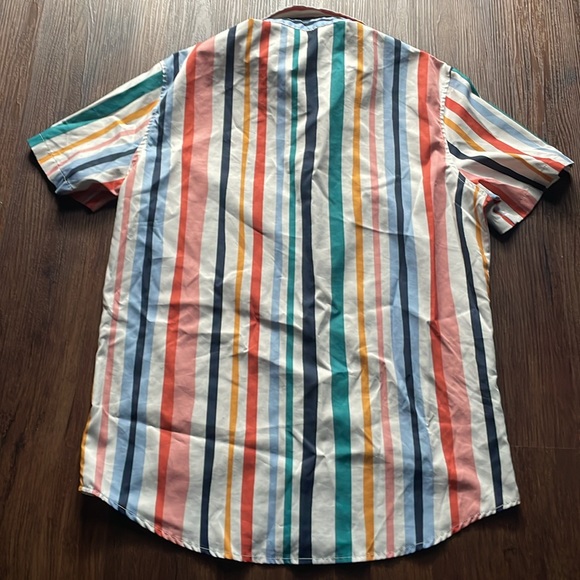 button up - Picture 2 of 2